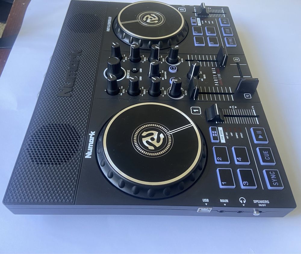 Numark party mix live dj kontroller
