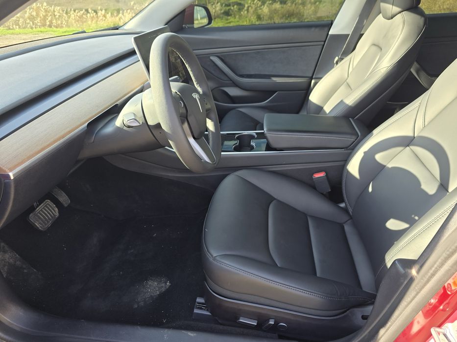 Продам Tesla Model 3