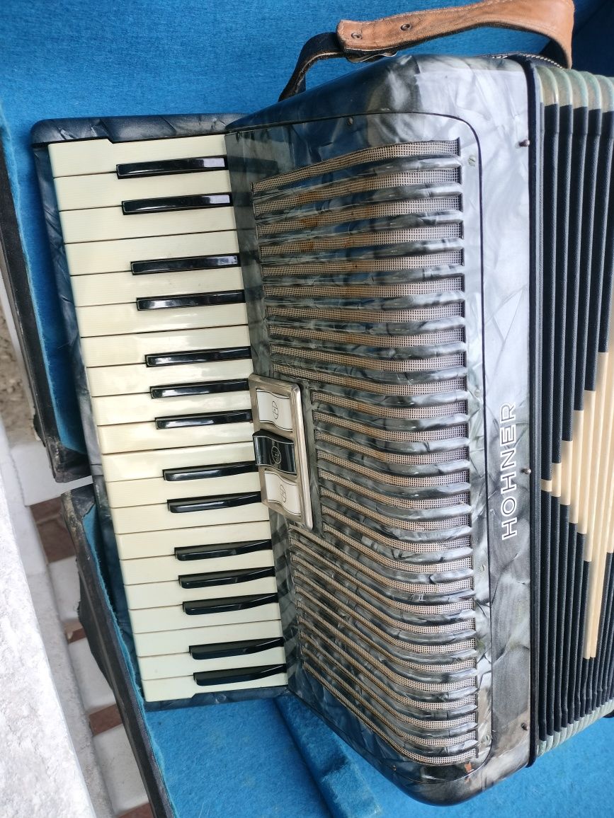 Akordeon hohner arietta 72basy