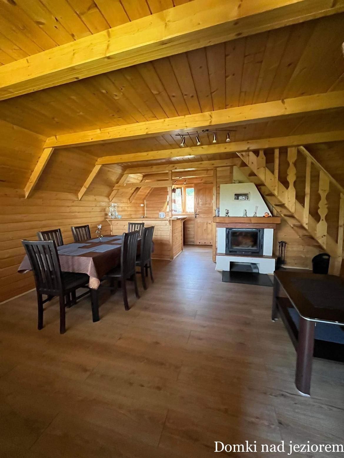 Wakacje w górach nad jeziorem. Domki i apartamenty Jezioro Żywieckie.