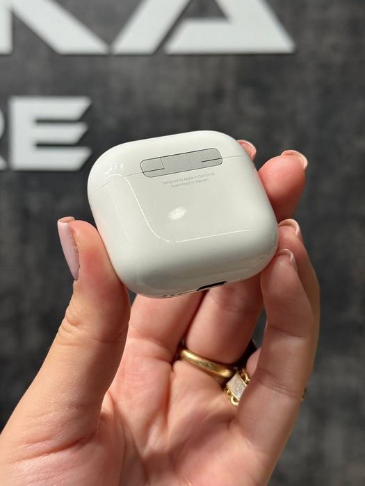 Нові оригінальні навушники Apple AirPods 4 ANC