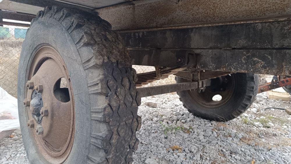 Причіп  грузовий одноосний