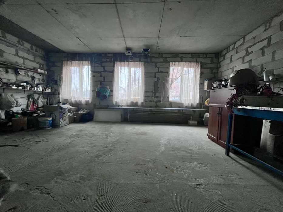 ПРОДАЖ просторого будинку з ЧАСТКОВИМ ремонтом! виїзд на Богатирську