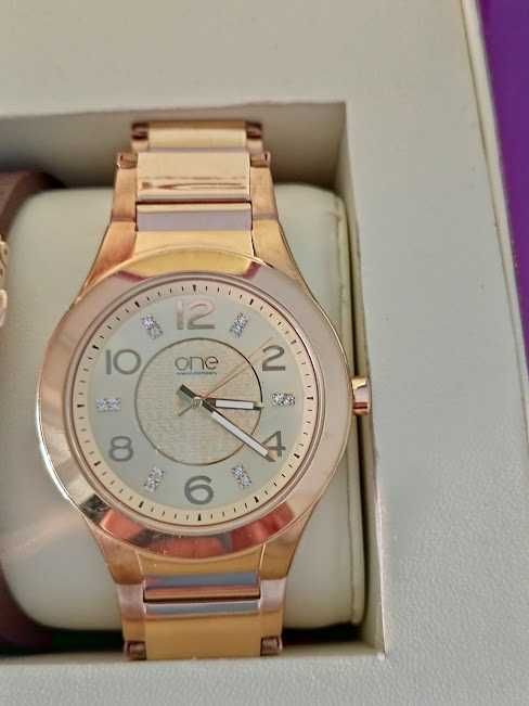 Relógio One -3 braceletes