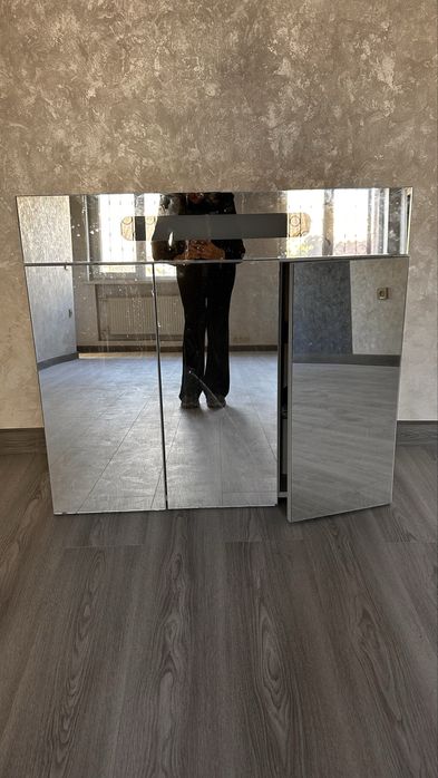 Шкаф для ванной комнаты с зеркалом , шафа у ванну кімнату із дзеркалом