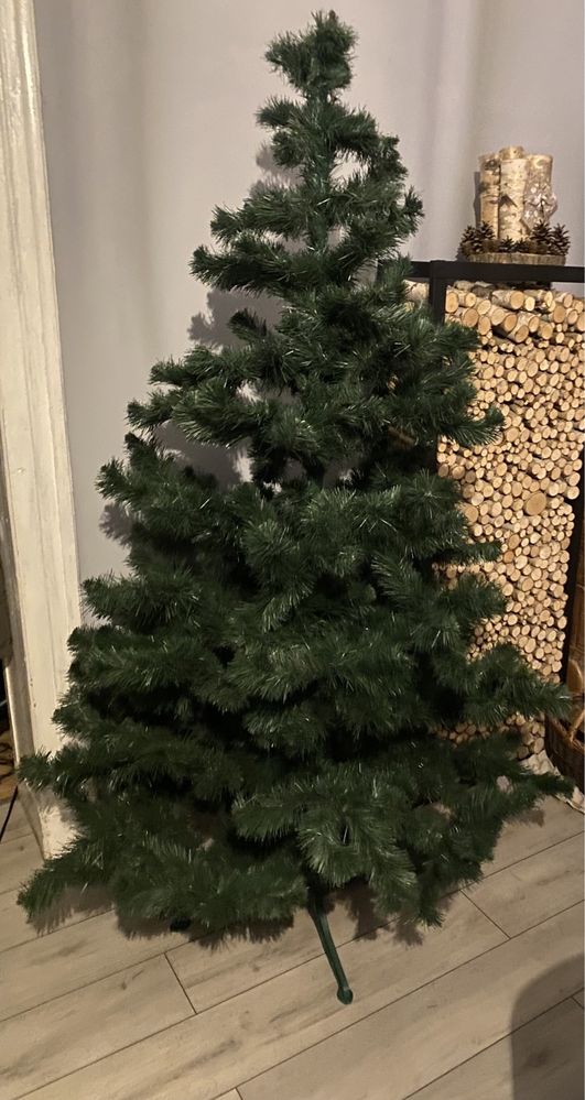 Sztuczna choinka na nóżkach  wysokosc ok 2 m