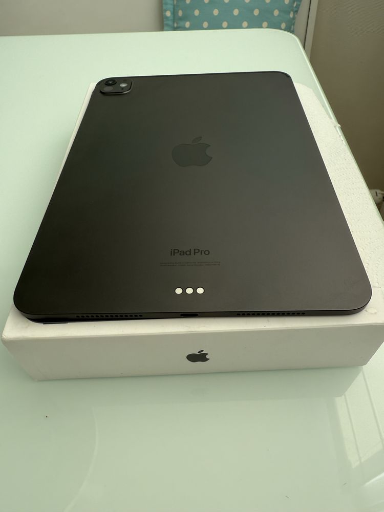Продаю в ідеальному стані iPad Pro 11 M4 Black WiFi 11