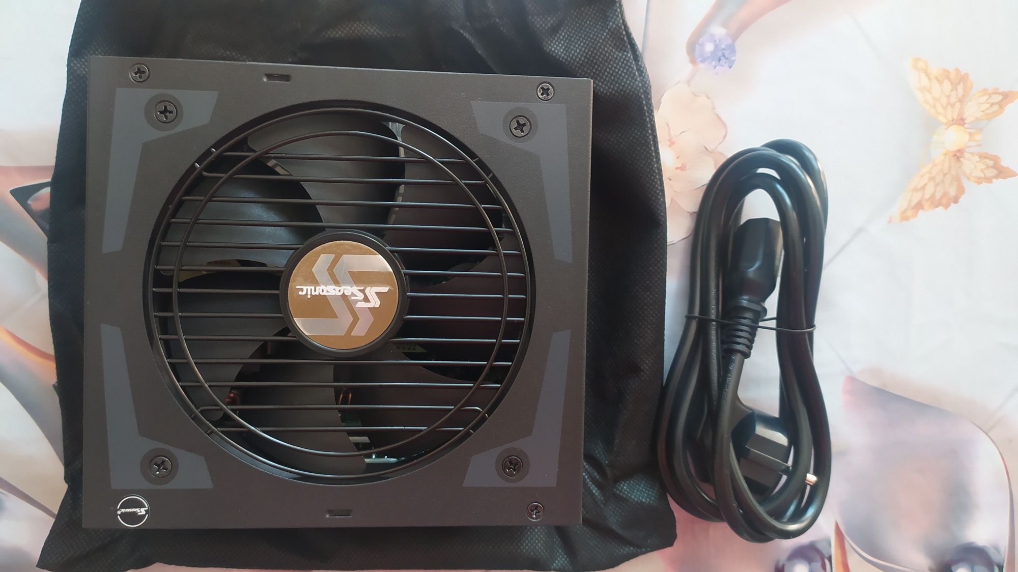 Блок питания Seasonic Focus Plus Gold 550w