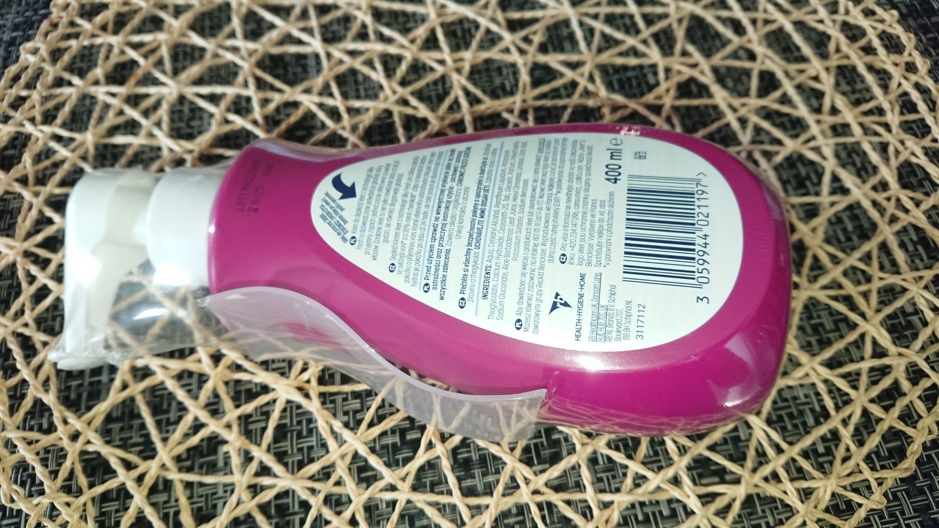 VEET Krem do Depilacji dla Skóry Wrażliwej 400ml KOJĄCY świeży zapach