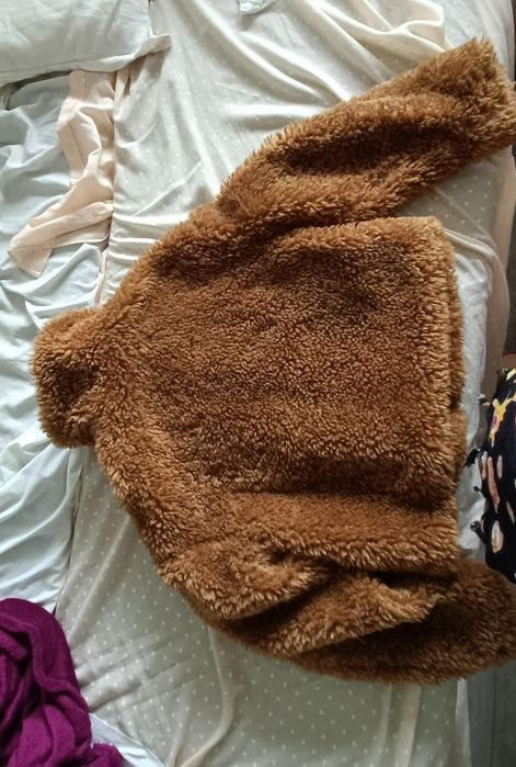 Casaco curto com pêlo Bershka