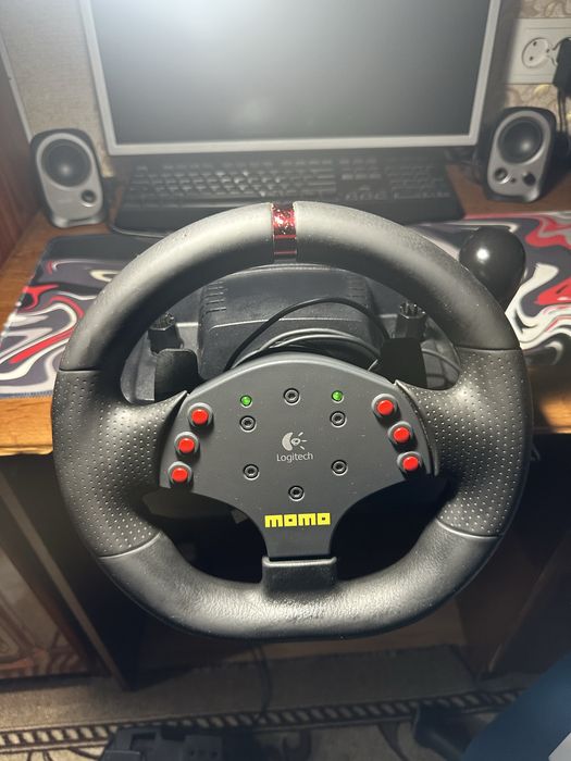 Ігровий руль Legitech MOMO Racing