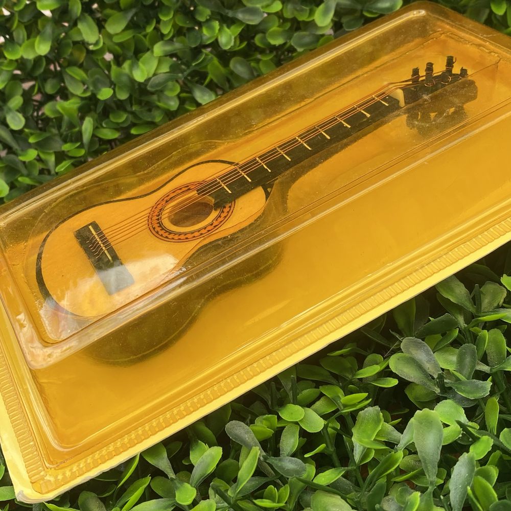 Guitarra Classica Decorativo em Miniatura