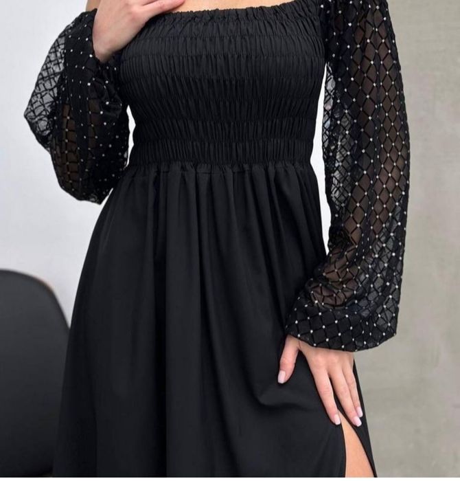 Гарна чорна сукня
