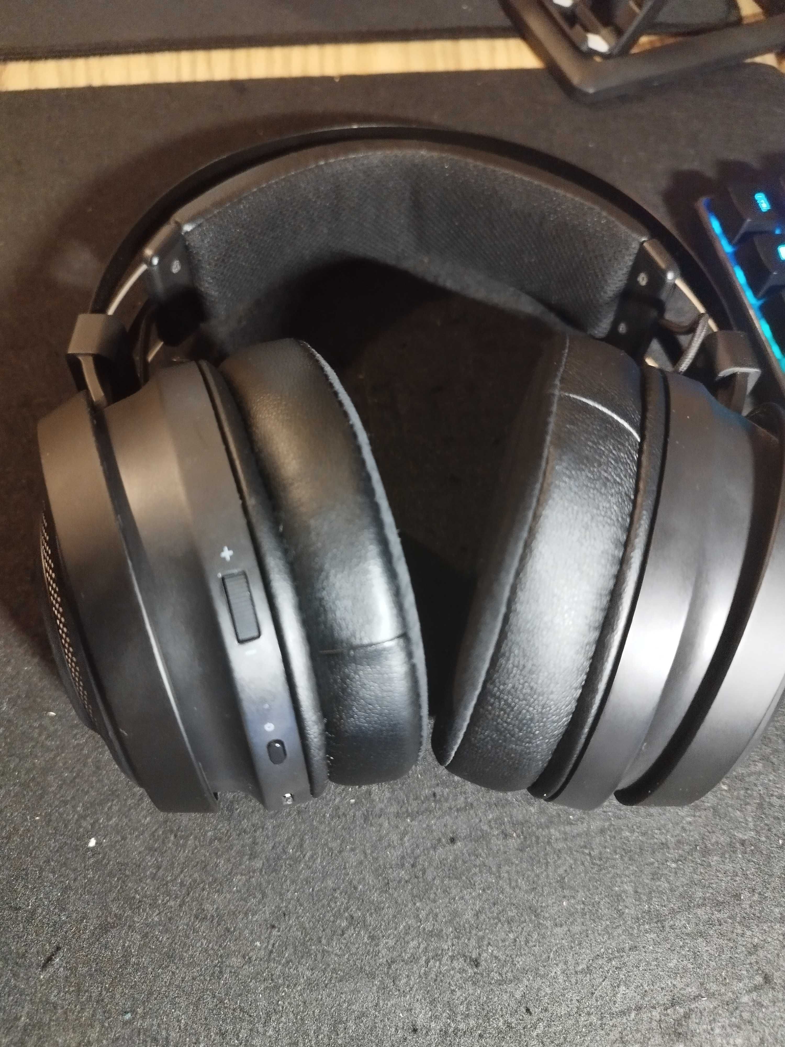 Headphones Razer Nari Essential