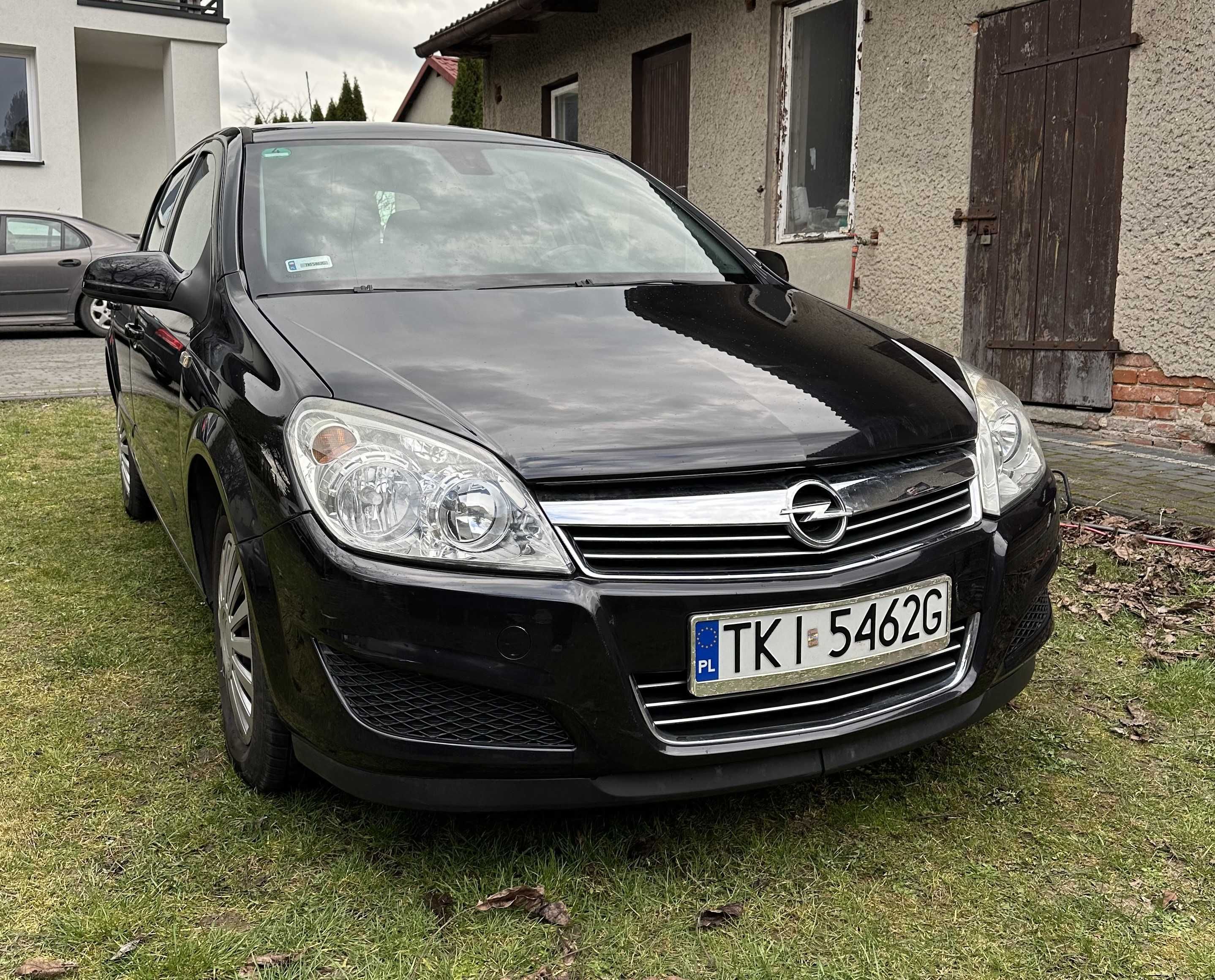 Samochód Opel Astra III H 1.4 2008r. benzyna 90KM czarny