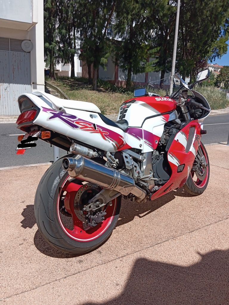 Suzuki GSXR 750 Icónica