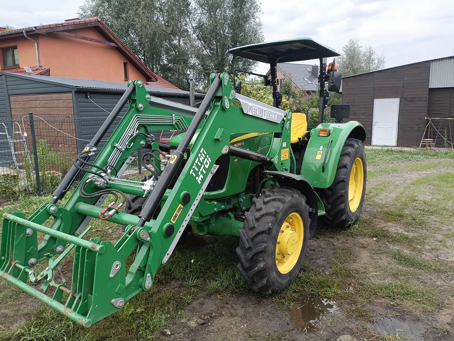 John Deere 5050E  Sprzedam