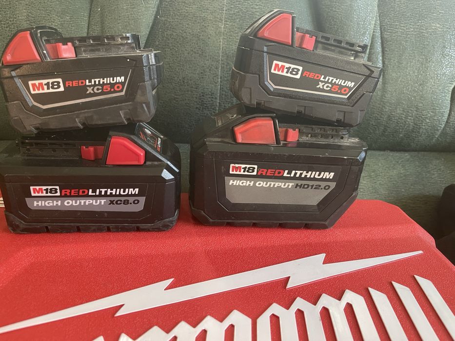 Акумулятор батарея Milwaukee 5A 8A 12A