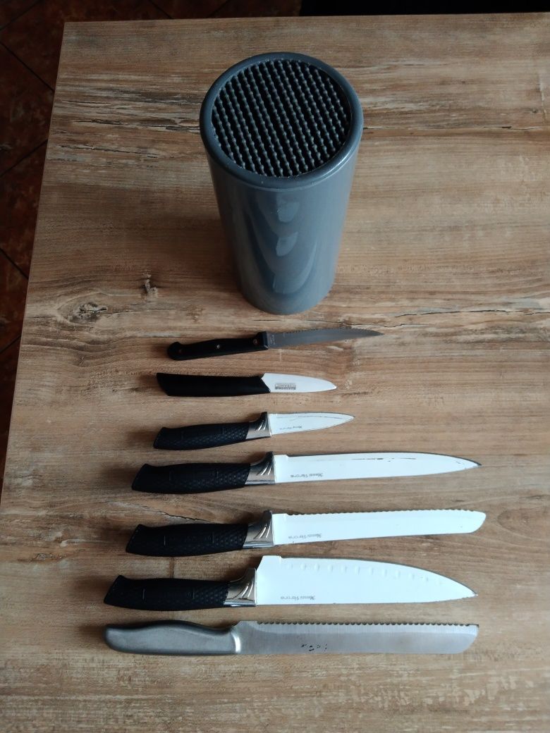 Zestaw noży ze stojakiem 7 sztuk