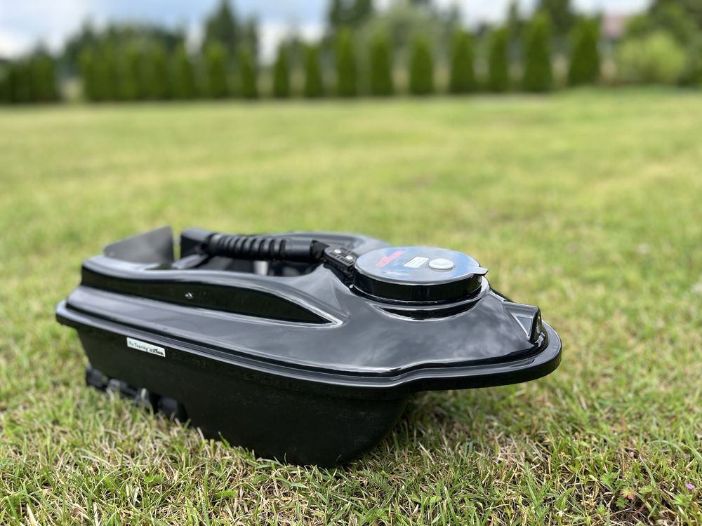 Sprzedam łódke zanętowa Boatman Actor Basic MK4 Compas - BLACK