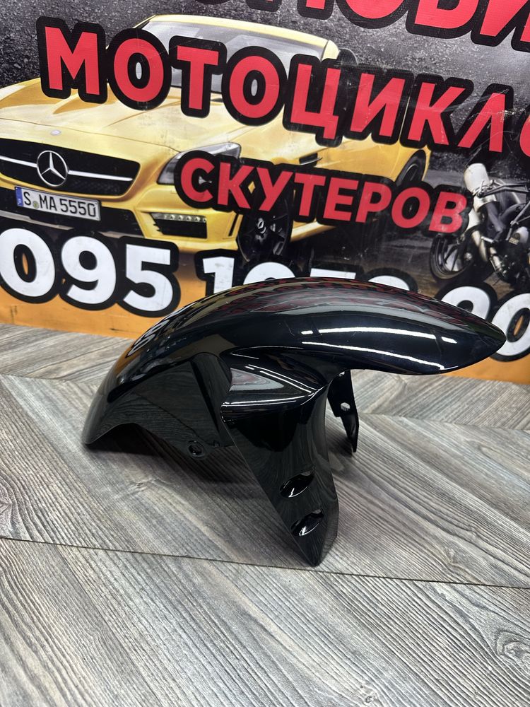 Крыло переднее Yamaha Fz6 R1  honda hornet 600