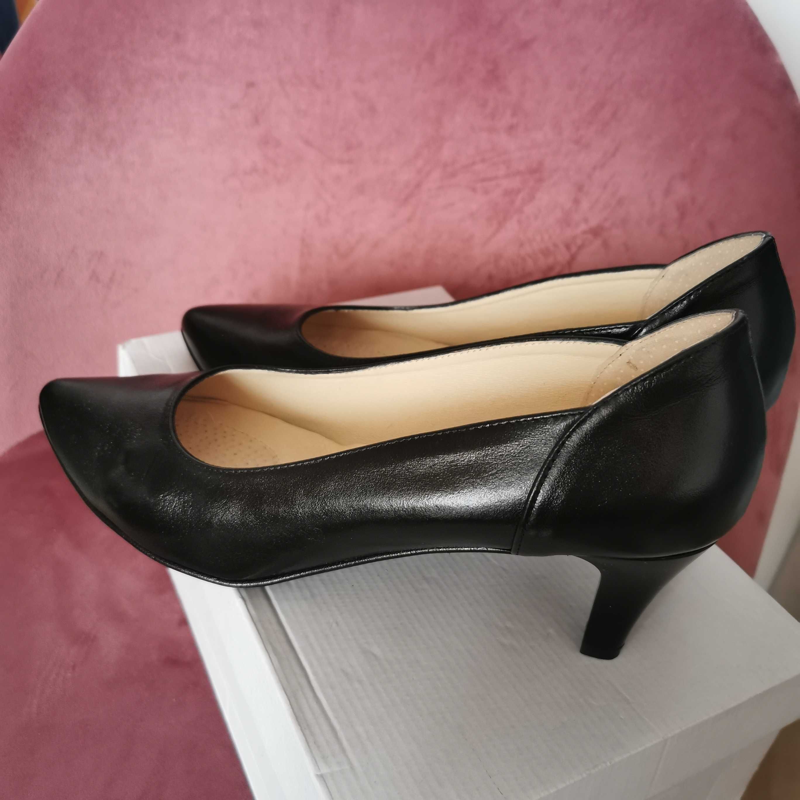 Nowe skórzane czółenka czarne 42 obcasy Filipczyk buty damskie