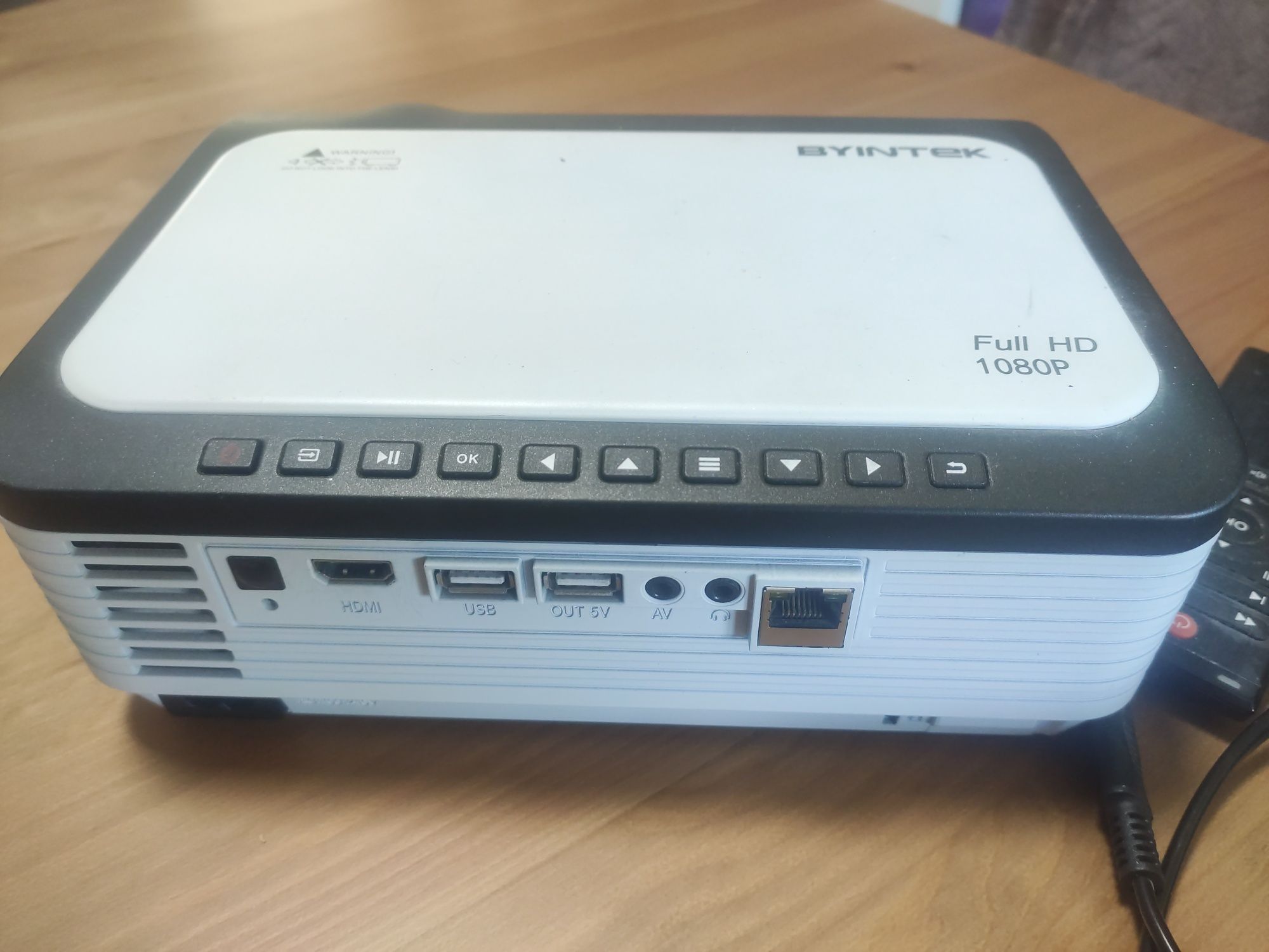 Projektor full HD