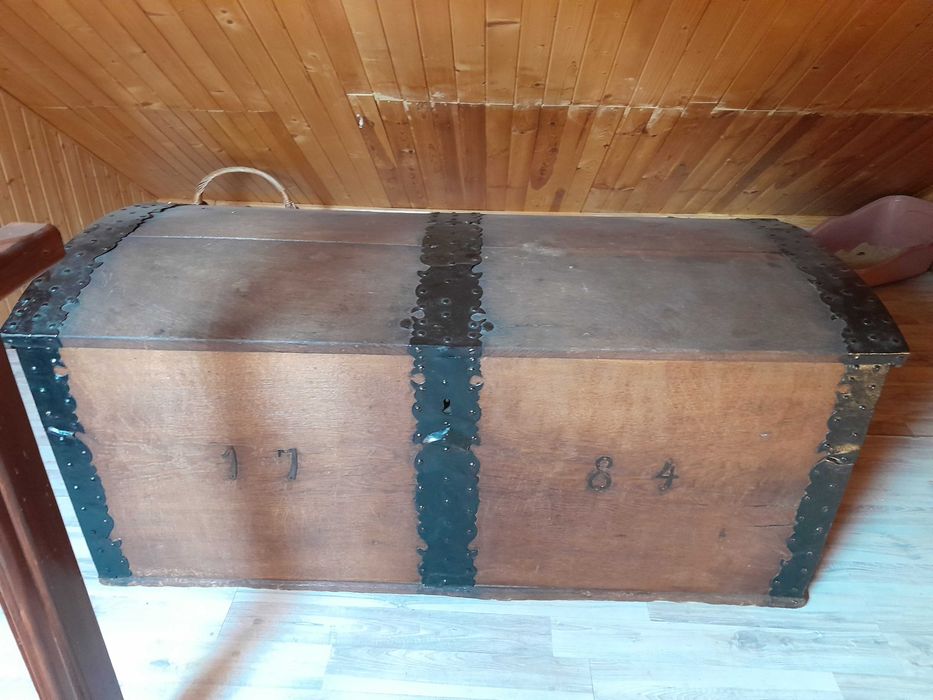 Skrzynia drewniana duża 1784 rok wykonania na styl piracki