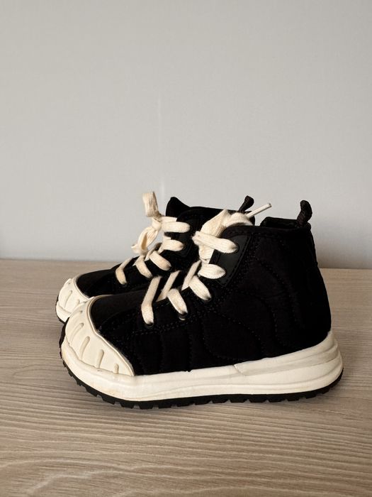 Взуття, кеди дитячі 25 розмір. Zara