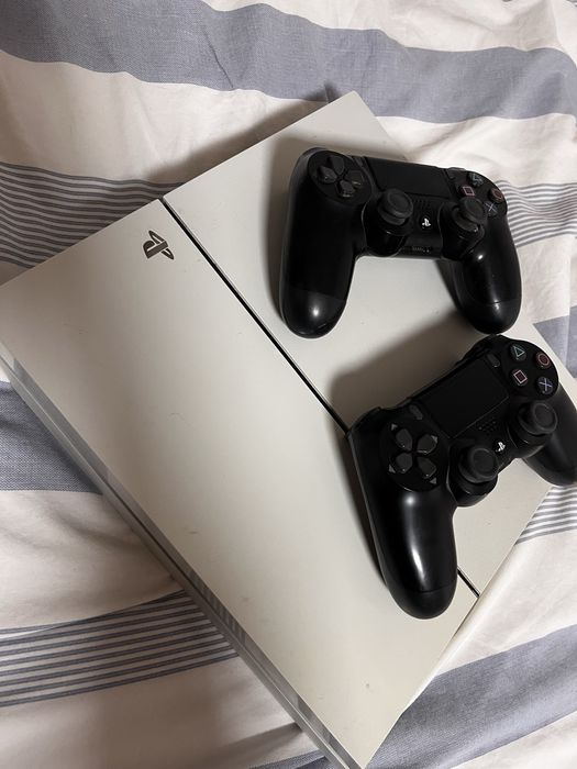 playstation 4 bialy
