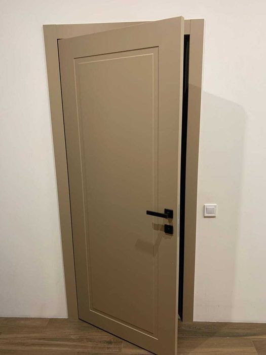 Фарбовані міжкімнатні двері модель Pauda/Крашеные межкомнатные двери