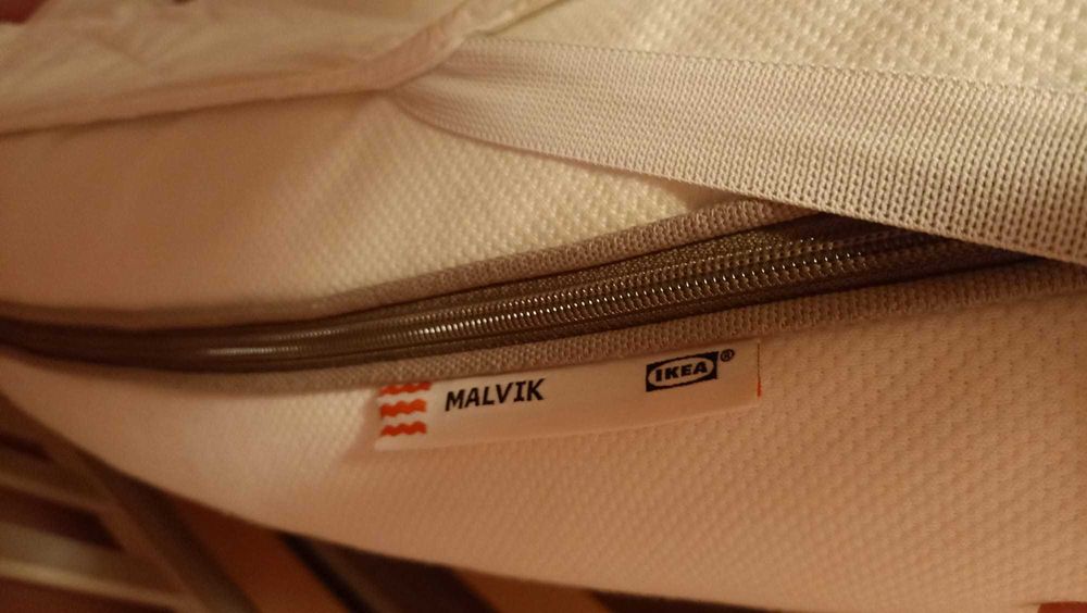 Łóżko piętrowe z materacami