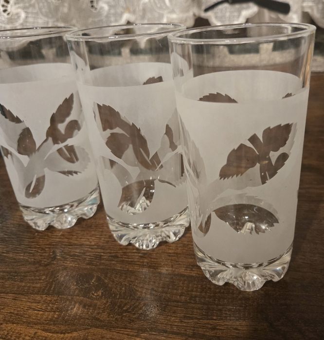 Zestaw trzech szklanek