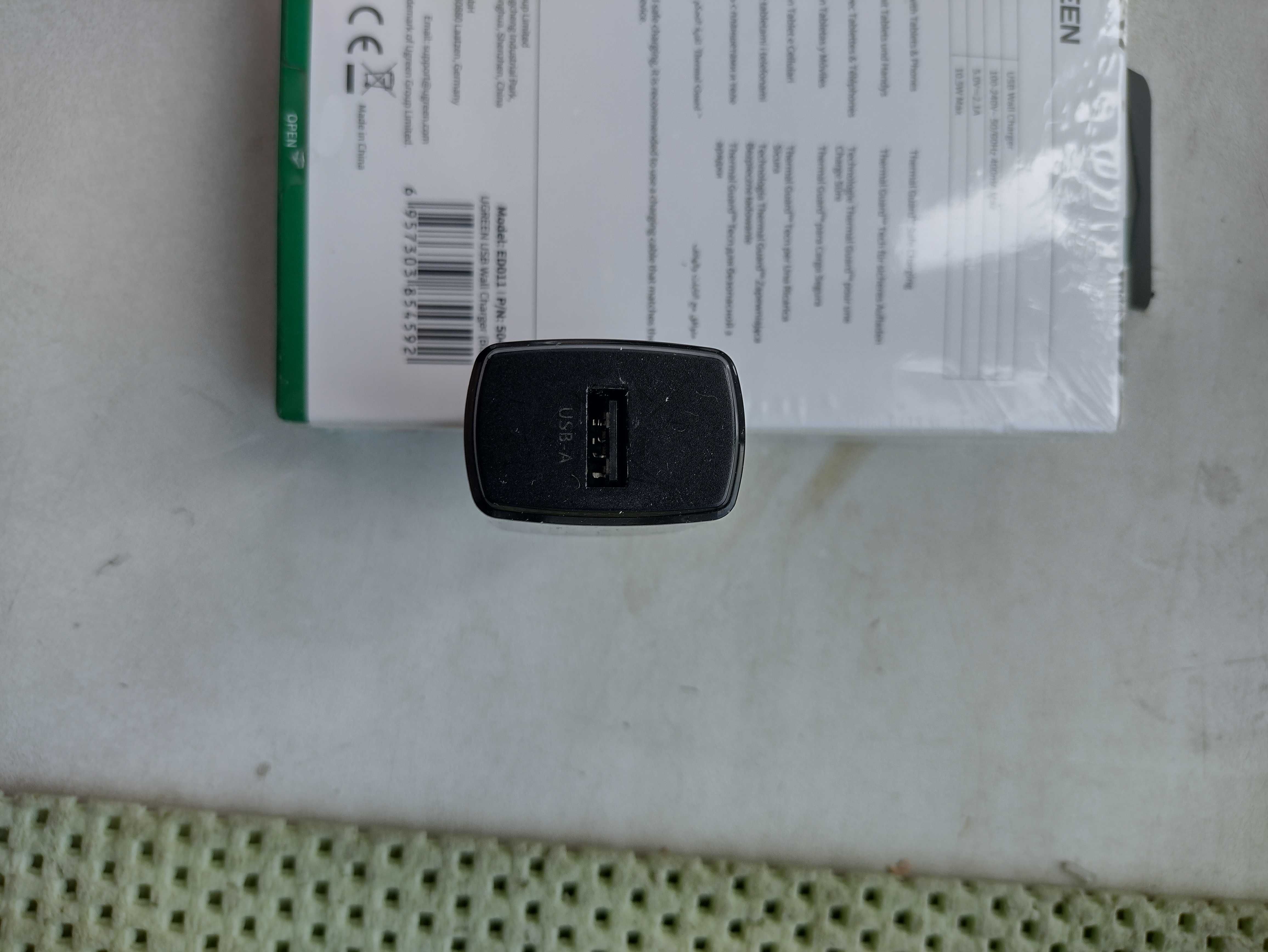 пристрій UGREEN  5V 2.1A 10,5w