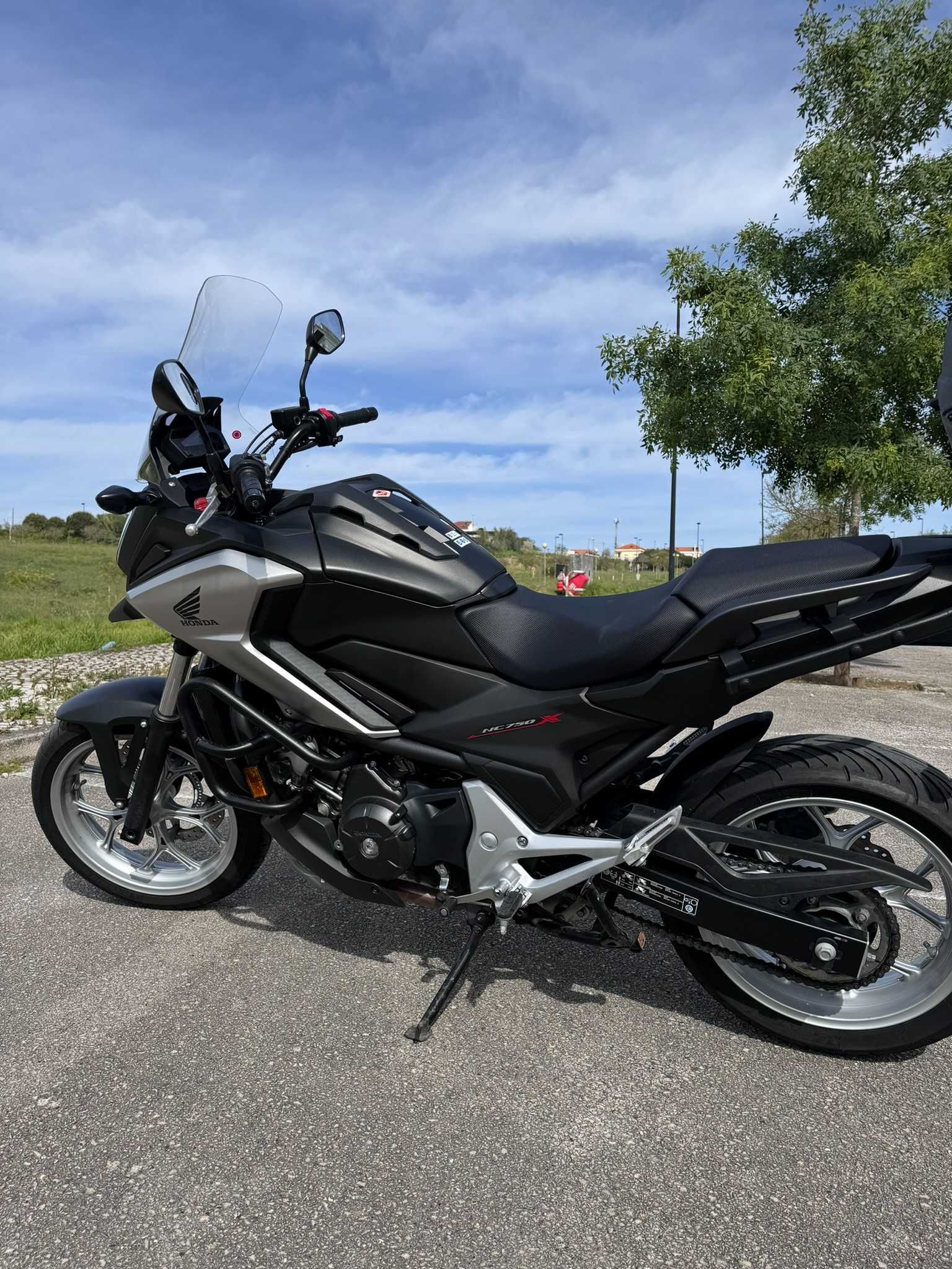 Honda NC750X - Poucos quilómetros, vários extras