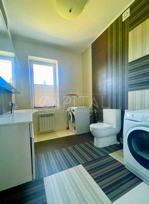 ВЕЛИЧНА РЕЗИДЕНЦІЯ біля води 420м2 — розкіш і приватність у Плютах