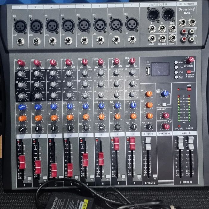 Mesa de som com fonte power