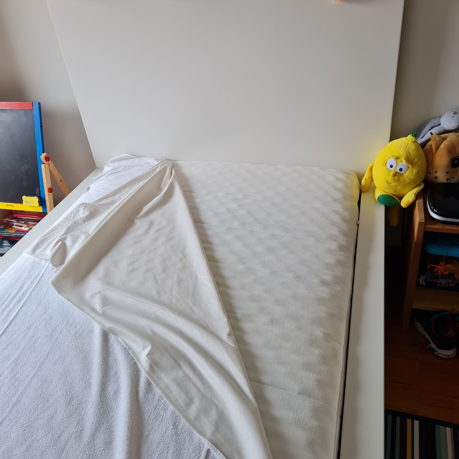 Estrutura de cama MALM c/ 2 caixas de arrumação + colchão + estrado -