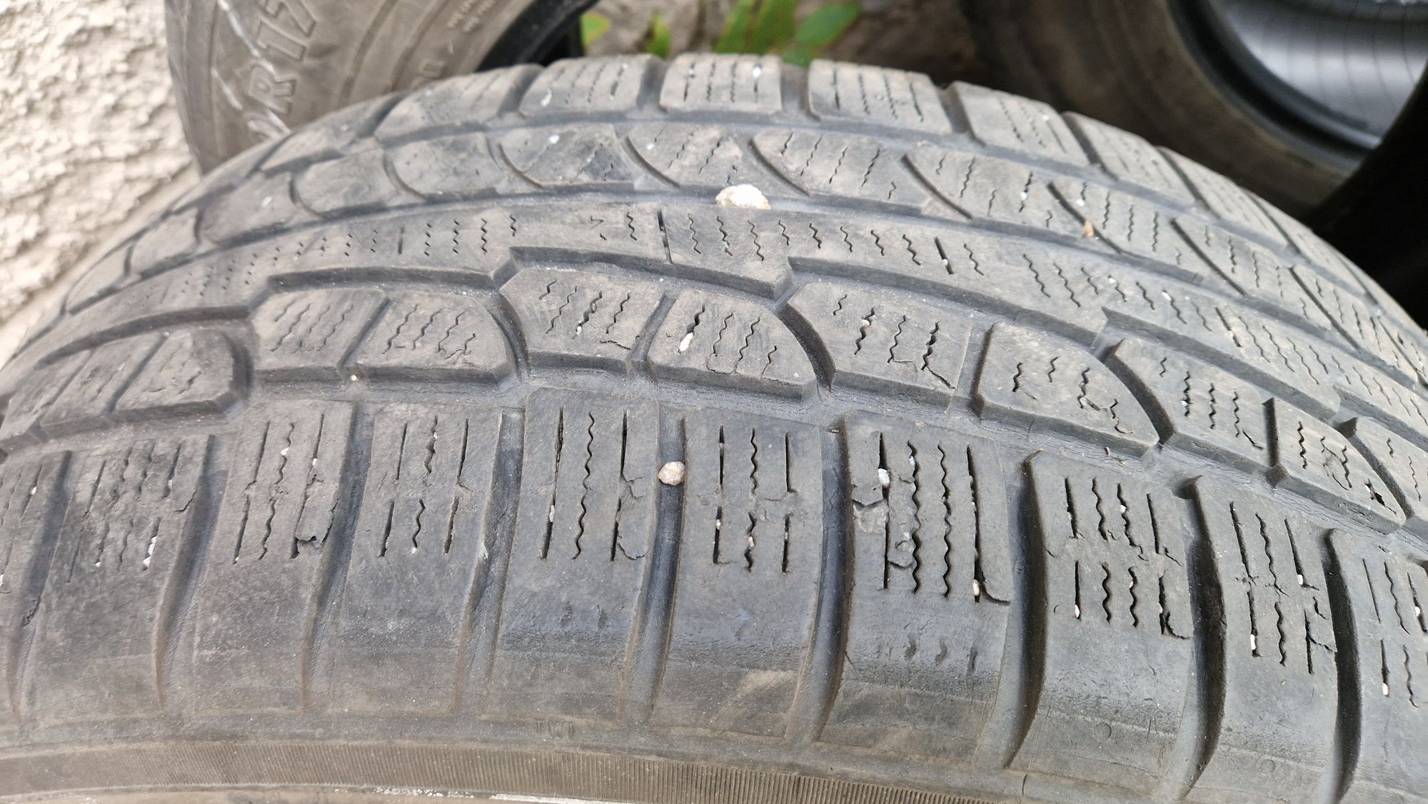 Шины Nokian 235/60r17 зимние