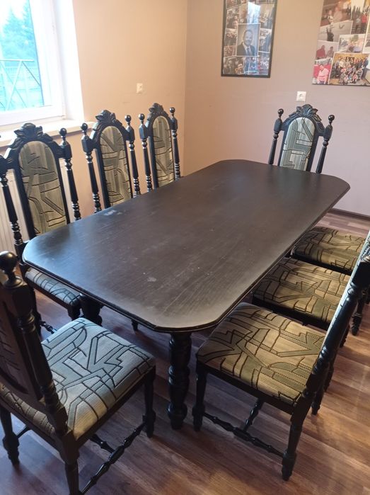 Stół drewniany czarny i 8 krzeseł