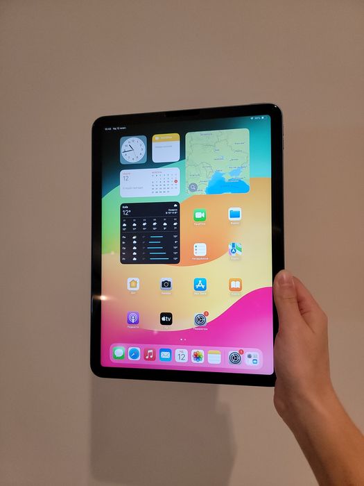 iPad Air 5th gen + 2 чохли у подарунок