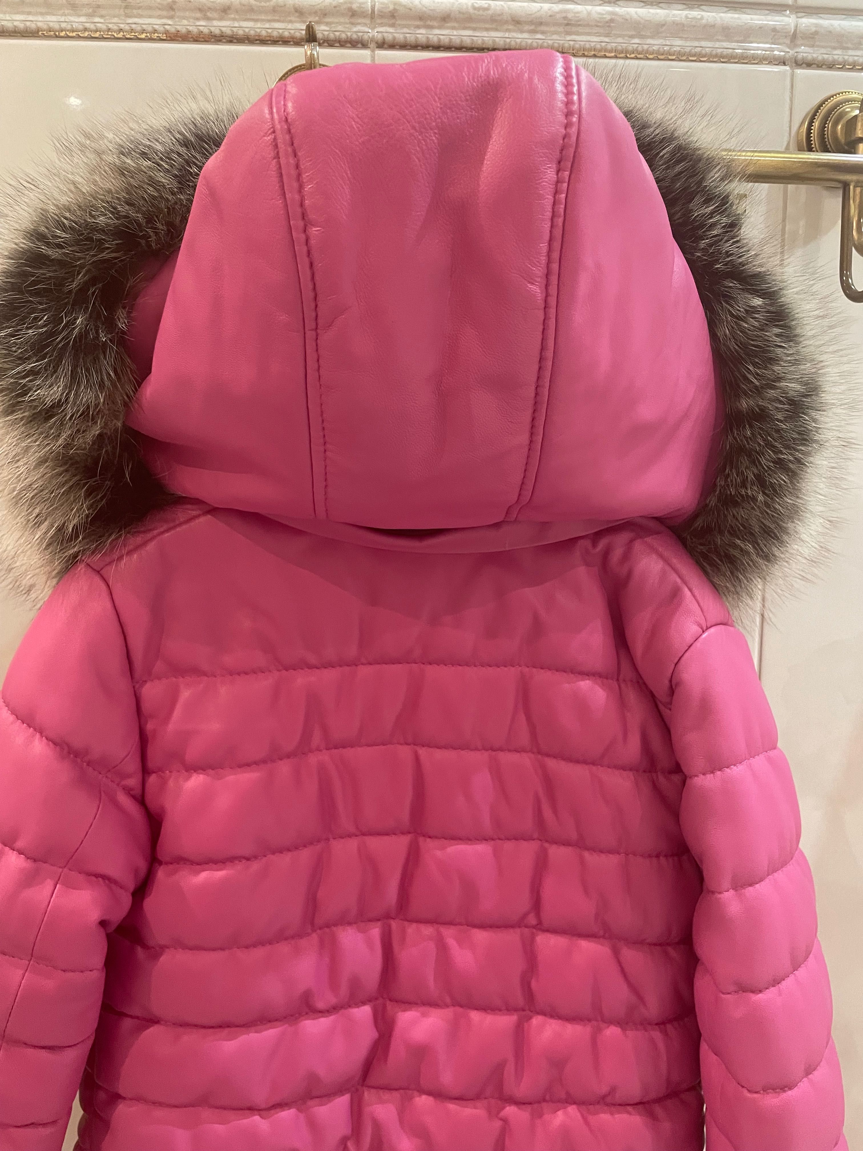 Продам новый кожаный пуховик на девочку 4 года (фирмы Moncler)