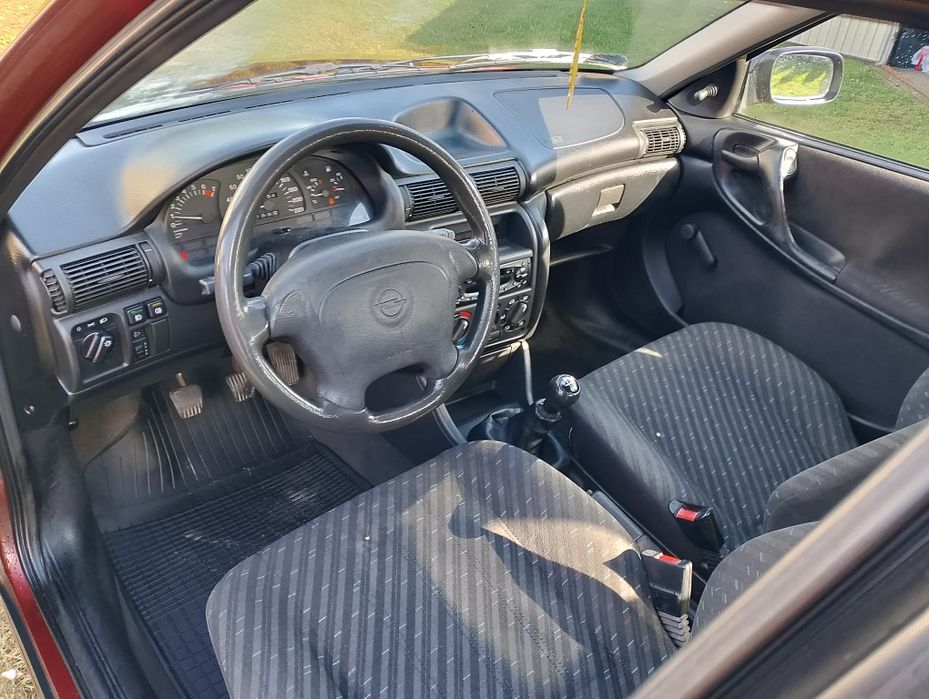 Opel Astra F Classic sedan wspomaganie