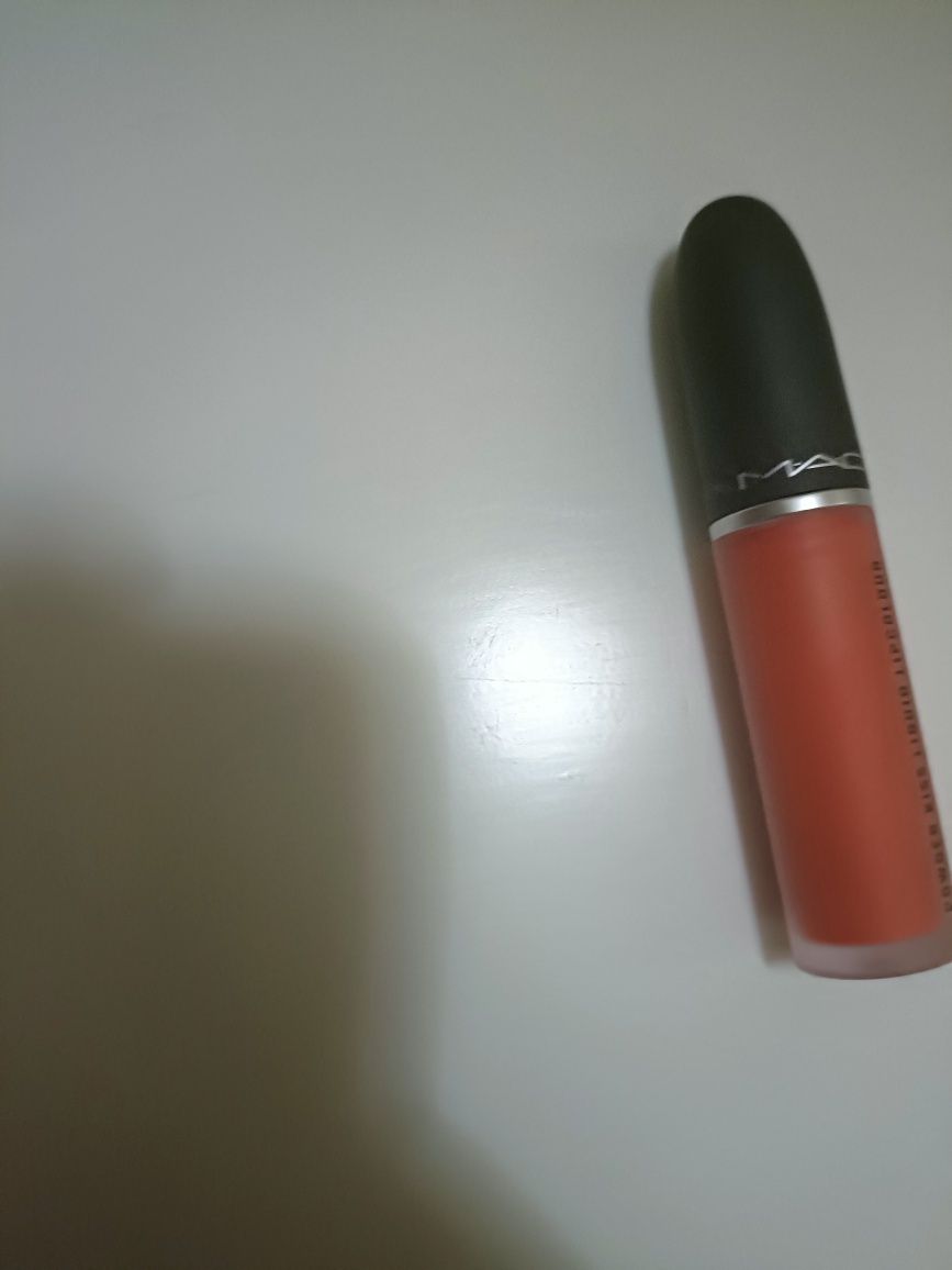 MAC Powder Kiss Liquid Lipcolour nr 992 Resort Season