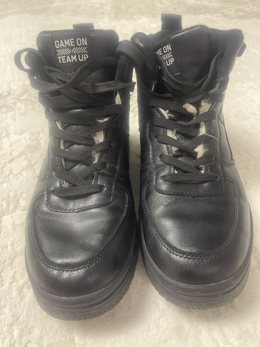 Підліткові зимові ботінки.