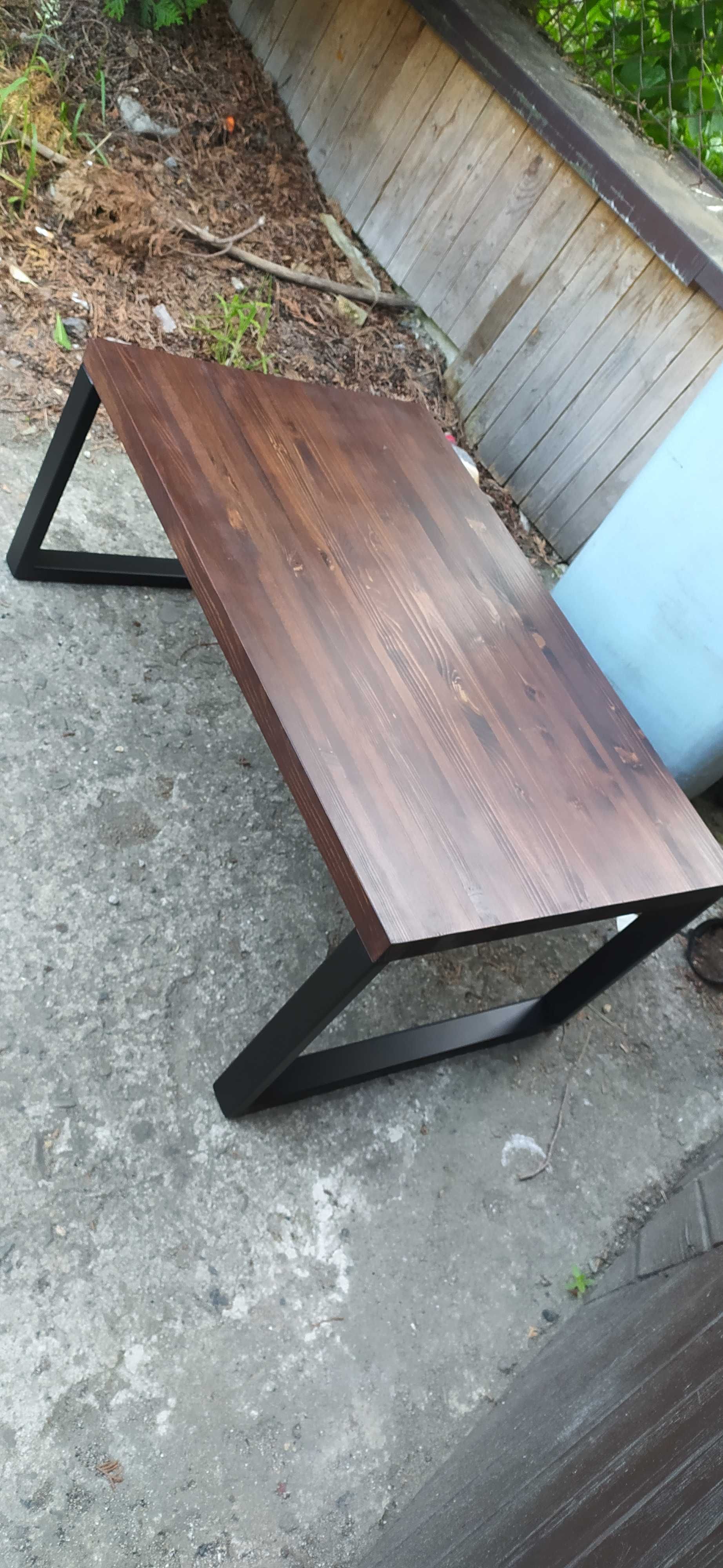 Stolik z drewnianym blatem, stolik z palet.