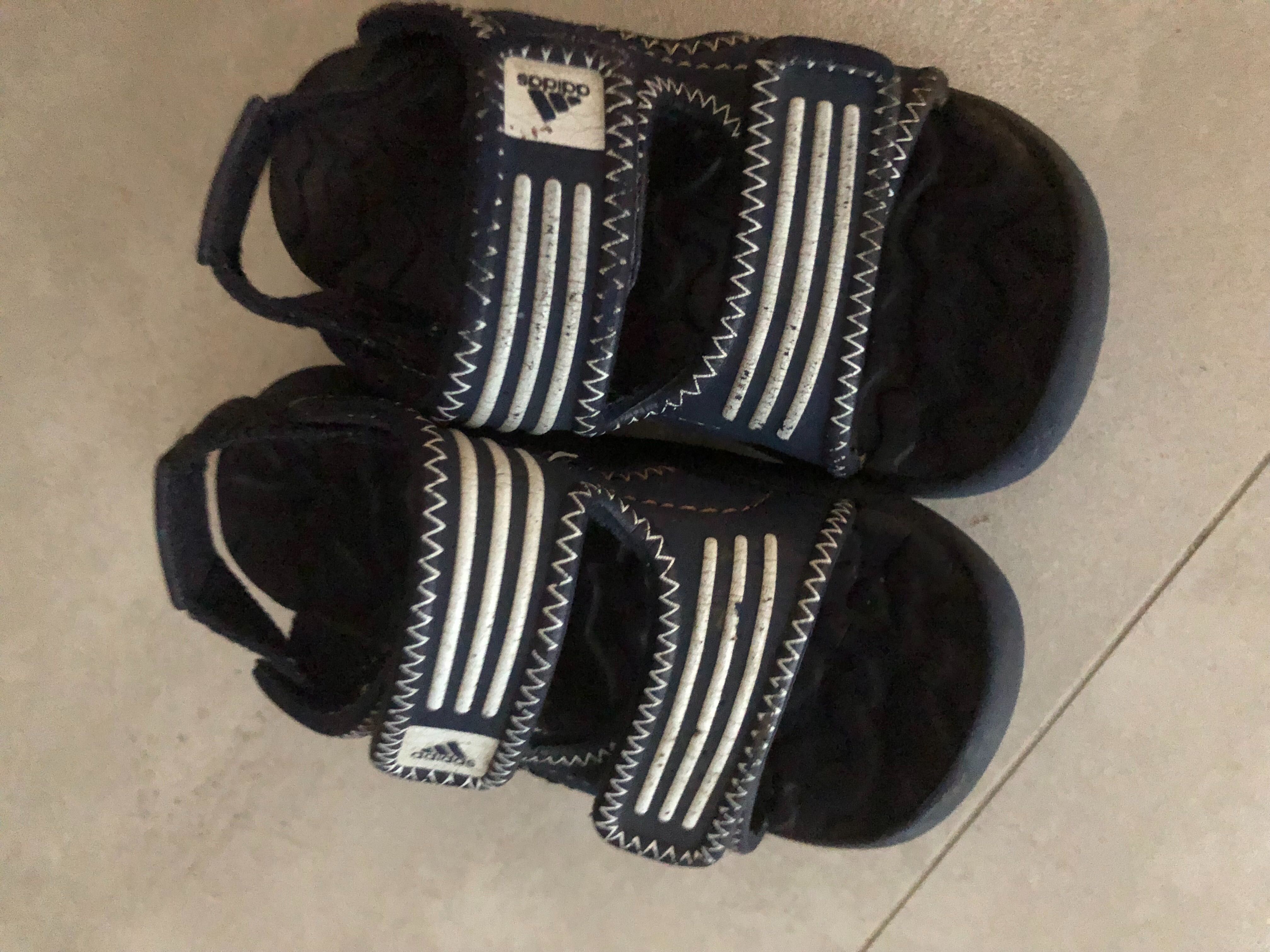 Sandałki adidas 23