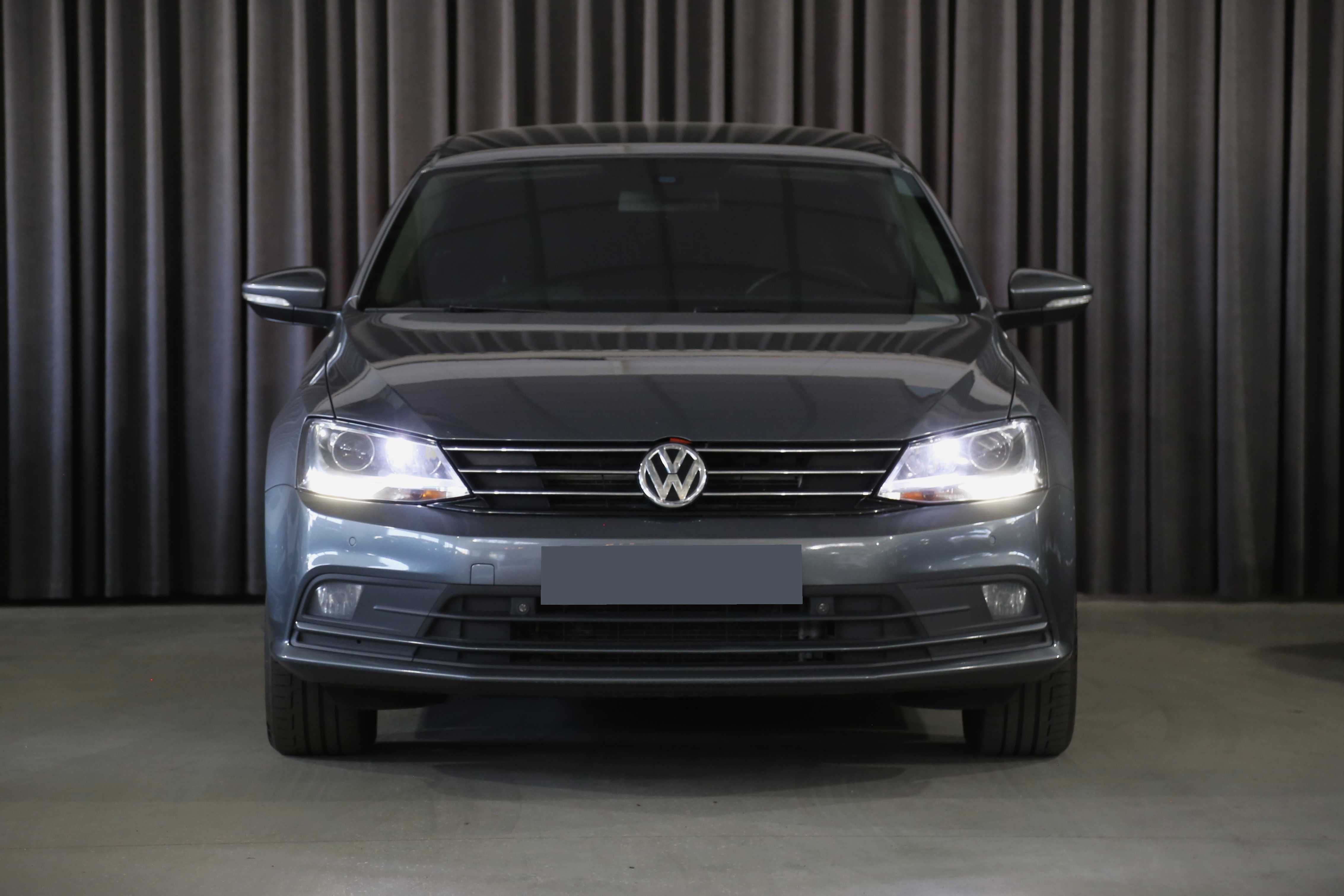 Офіційна Volkswagen Jetta 2016 року