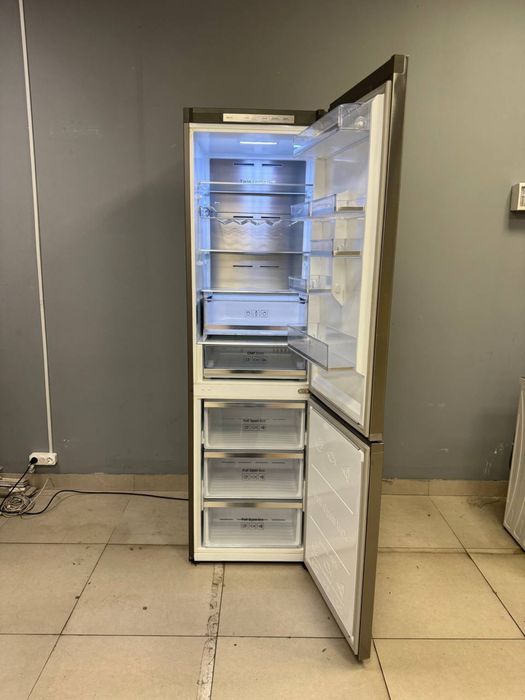 Холодильник Samsung RB33J3030SA.NoFrost.Гарантія.Доставка по Україні