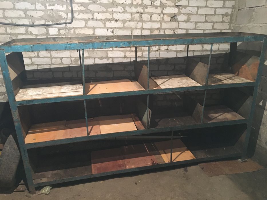 Продам стеллаж большой